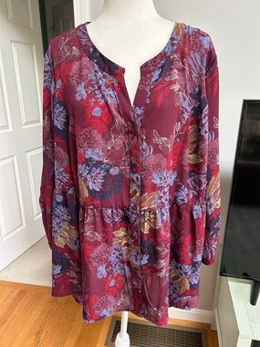 Floral Button-Front Peplum Tunic in Burgundy